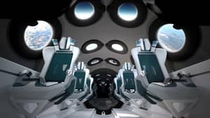 维珍银河展示了新的太空飞机的机舱