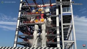 巨大的移动Gundam机器人在日本揭幕