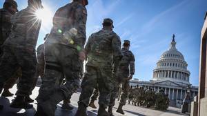 超过100个国民卫队部署到华盛顿，D.C.测试阳性
