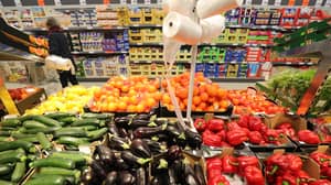 Sainsbury将成为第一个英国超市，用于废除塑料袋的宽松物品