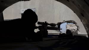 特种部队狙击手在Isis Instent上拍摄历史悠久杀戮