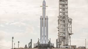 Elon Musk的Spacex推出火箭和卫星作为顶级秘密任务的一部分
