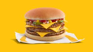 麦当劳仅在今天以99便士出售三重芝士汉堡