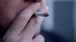 英国吸烟者在一年中面临第二税增加 - 从今天开始