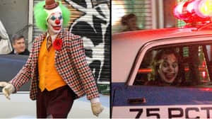 新照片在“小丑”的小丑服装中的Joaquin Phoenix出现