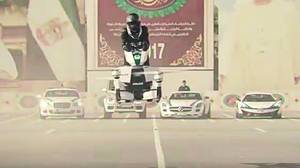 迪拜警察很快就会骑在悬浮鸟