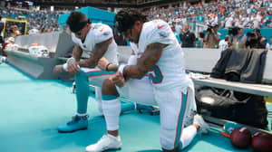 两名NFL球员继续抗议并随着赛季开始时膝盖