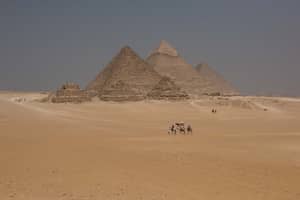 考古学家认为他们终于知道金字塔是如何建造的