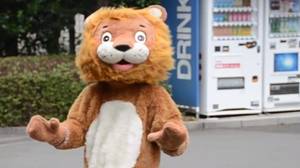 日本动物园的狮子'逃生钻'的热闹镜头是病毒