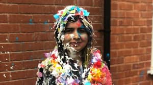 塔利班射击幸存者Malala Yousafzai从牛津庆祝