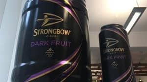 Strongbow Dark Fruits Kegs现在在英国超市的货架上