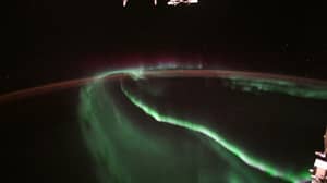 宇航员分享了上面的北极光的惊人照片