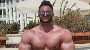 一位健美运动员回击了他巨大的肌肉被ps过的说法