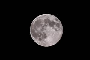 美国宇航局刚刚发现了跟踪我们一个世纪的地球“迷你月亮”