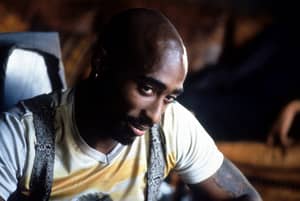 Tupac Shakur的标志性图片实际上有一个悲伤的故事