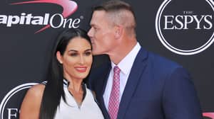John Cena感到羞耻，因为Nikki Bella留下了“Heldbloken”。