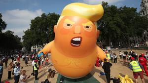 伦敦博物馆将在关于抗议艺术的展览中展出小特朗普气球