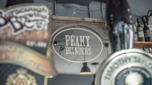 一个'peaky dluders'主题酒吧在利物浦开放