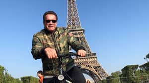 阿诺德·施瓦辛格在巴黎偷拍了一群泰国游客