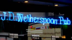 Wetherspoon正在英国销售16个酒吧