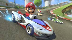 您现在可以在iPhone和Android上玩Mario Kart对您的伴侣