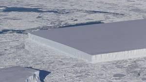 美国宇航局在南极洲发现了神秘的冰山