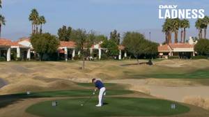 一臂高尔夫球运动员Laurent Willubise在PGA旅游活动中发出一对一