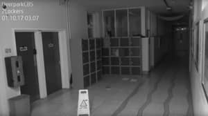 CCTV相机捕获了爱尔兰高中内部的“幽灵”