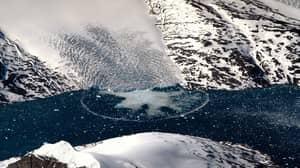 研究表明，格陵兰的冰盖已经融化了