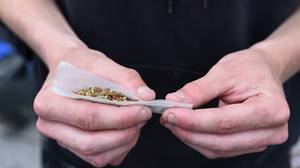 新报告说，法式化大麻可以为英国带来35亿英镑