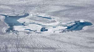 随着格陵兰破坏记录，“空前”的冰损