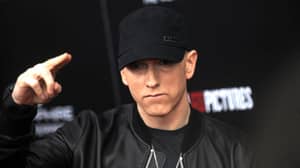 当Eminem的专辑将被释放时，似乎显示了“泄漏”