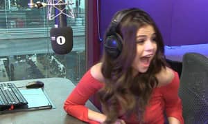 Selena Gomez在世界上最顺利的12岁的聊天了