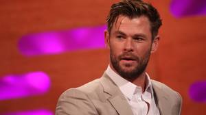 Chris Hemsworth说，玩'FAT Thor'是'如此多的乐趣'