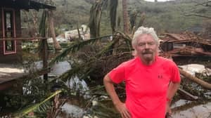 理查德·布兰森展示飓风“厄玛”给他的家造成的破坏