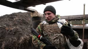 乌克兰士兵正在接受“宣传”文本