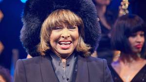 Tina Turner在情感新纪录片中向她的粉丝付费总决赛