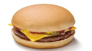 麦当劳本周赠送了免费的芝士汉堡