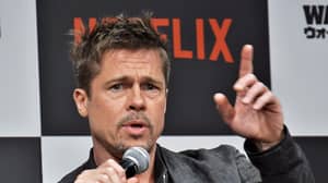 Brad Pitt据说在聊天时使用他的真名