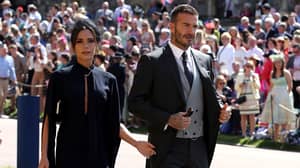 大卫·贝克汉姆（David Beckham）看起来像皇家婚礼上的英格兰国王