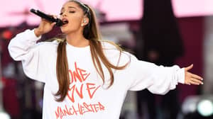 阿丽亚娜·格兰德（Ariana Grande）在曼彻斯特袭击周年纪念日发送爱情信息