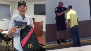 无家可归的人在麦当劳开始第一天，警察帮他刮胡子面试后