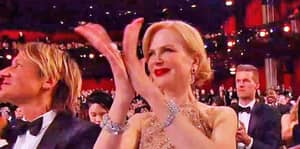 妮可·基德曼怪异的掌声在奥斯卡颁奖礼上抢尽风头