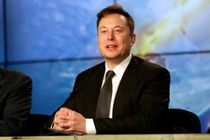 埃隆·马斯克（Elon Musk）希望SpaceX的能量专注于月球的任务