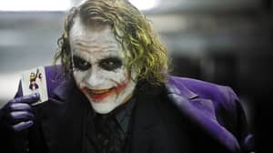 希思·莱杰（Heath Ledger）将自己推向了黑暗骑士小丑表演的极限
