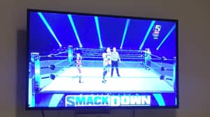 泄漏的镜头显示WWE明星在广告休息期间停止摔跤