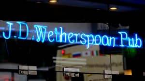 威瑟斯彭(Wetherspoon)为标志英国脱欧下调了一系列饮料的价格