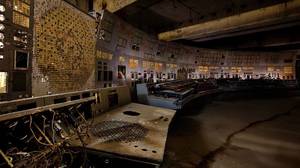 这些怪异的照片展示了切尔诺贝利核电站废弃的控制室