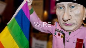 “被殴打和taseed”：一个人公开对俄罗斯的同性恋
