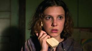 Millie Bobby Browning在十一陌生人的主演旋转